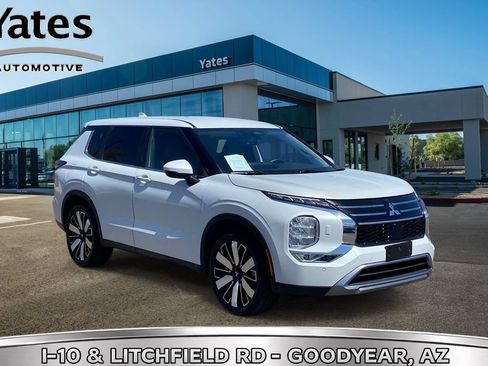Used 2025 Mitsubishi Outlander SE AWD/4WD image 1