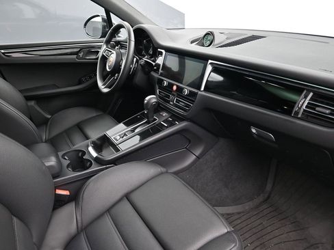 Used 2026 Porsche Macan image 14