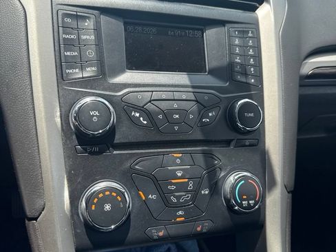 Used 2014 Ford Fusion SE w/ Equipment Group 202A FWD image 18