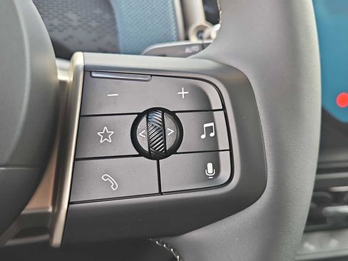 Used 2023 Ford Explorer XLT w/ Equipment Group 202A image 23