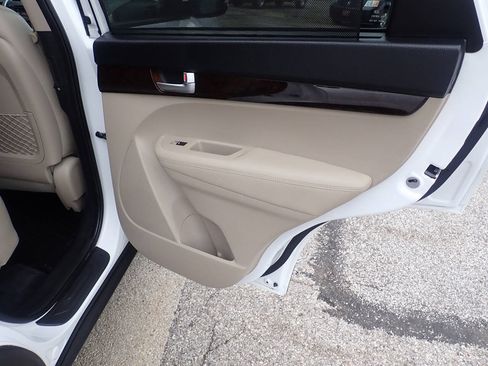 Used 2015 Kia Sorento LX AWD/4WD image 26