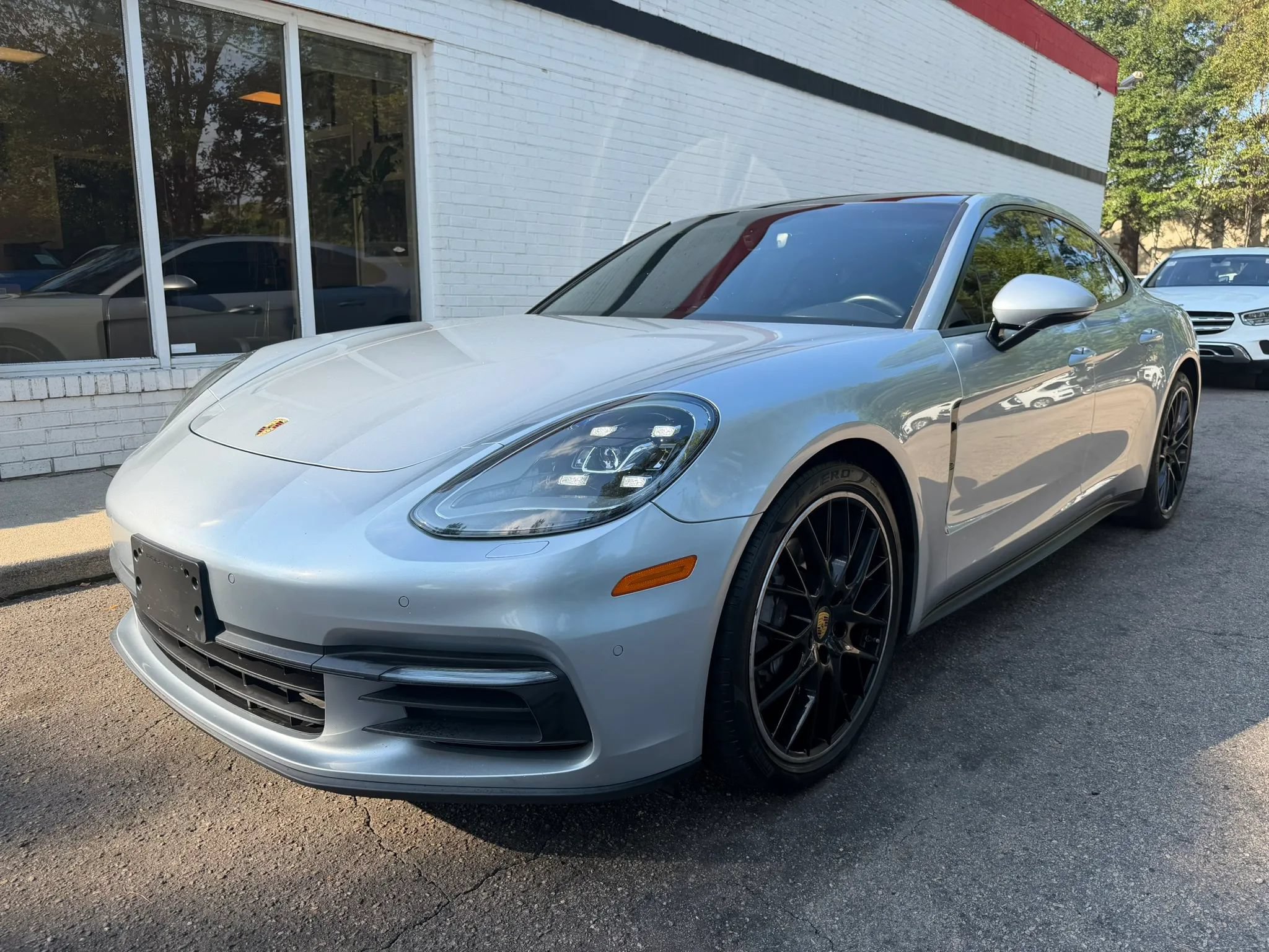 Used 2018 Porsche Panamera 4 AWD/4WD image 2