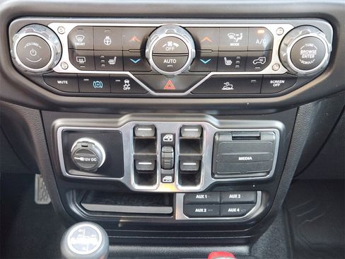 Used 2023 Jeep Wrangler Sahara w/ Cold Weather Group image 27