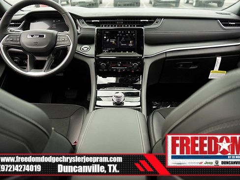 New 2024 Jeep Grand Cherokee L Altitude image 11