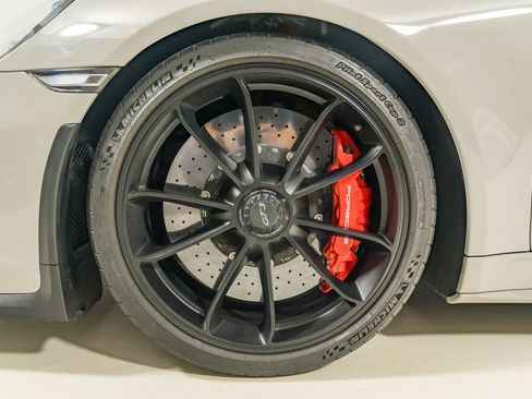 Used 2018 Porsche 911 GT3 RWD image 12