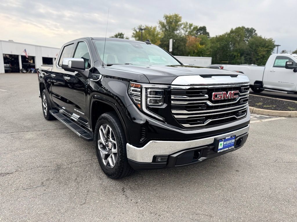 Used 2023 GMC Sierra 1500 SLT w/ SLT Premium Package AWD/4WD image 8