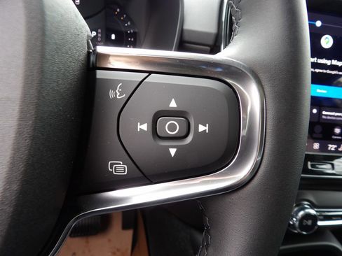 New 2026 Volvo XC40 B5 Core w/ Climate Package AWD/4WD image 18
