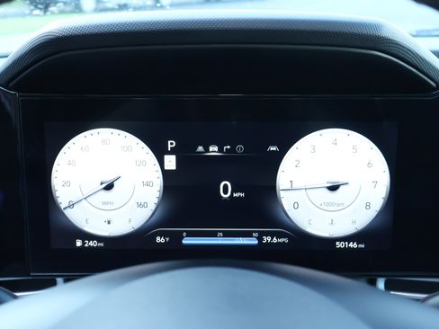 Used 2024 Hyundai Elantra Limited FWD image 17