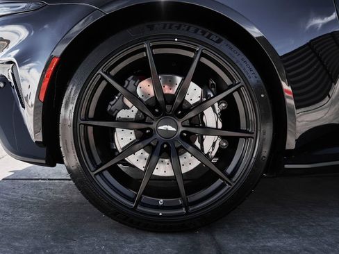 Used 2023 Aston Martin V12 Vantage RWD image 25