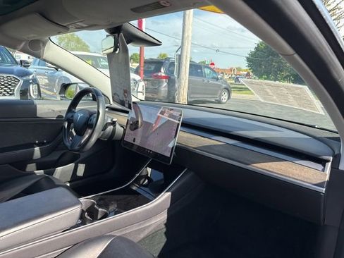 Used 2019 Tesla Model 3 Long Range AWD/4WD image 17