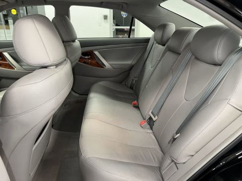 Used 2011 Toyota Camry XLE w/ XLE Extra-Value Pkg #2 FWD image 17