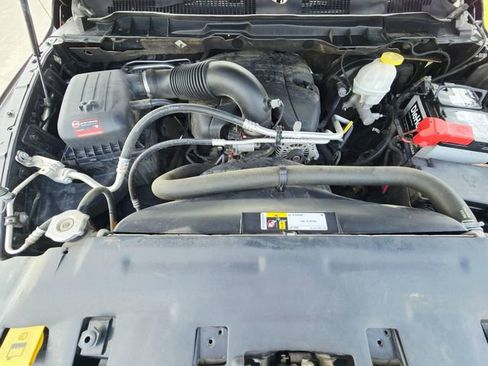 Used 2019 RAM 1500 Classic SLT AWD/4WD image 31