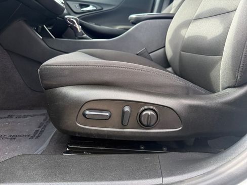 Used 2022 Chevrolet Malibu LT image 16