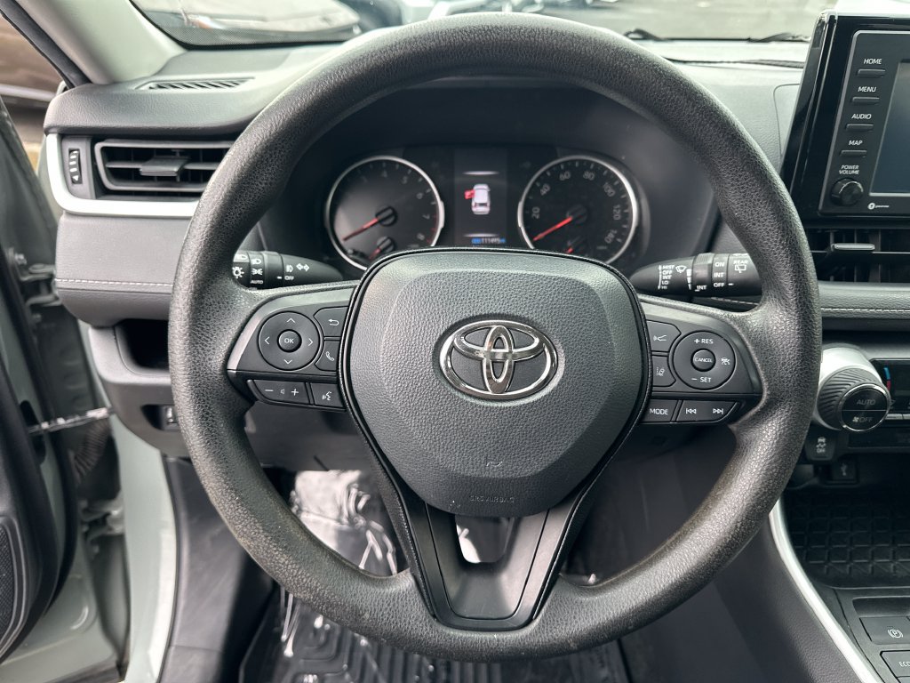 Used 2021 Toyota RAV4 XLE AWD/4WD image 18