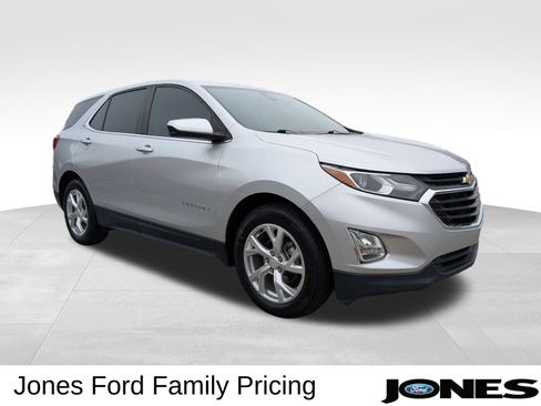 Used 2021 Chevrolet Equinox LT image 3