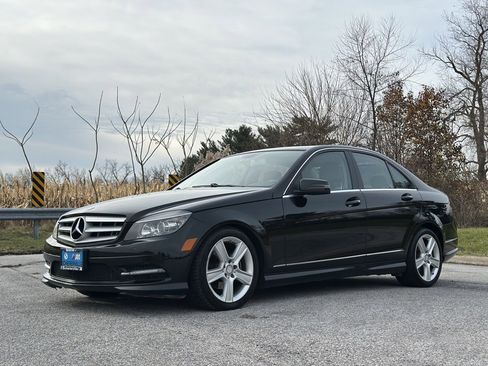 Used 2011 Mercedes-Benz C 300 4MATIC Sedan image 3