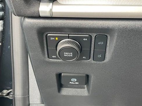 New 2025 Ford Expedition Active image 24