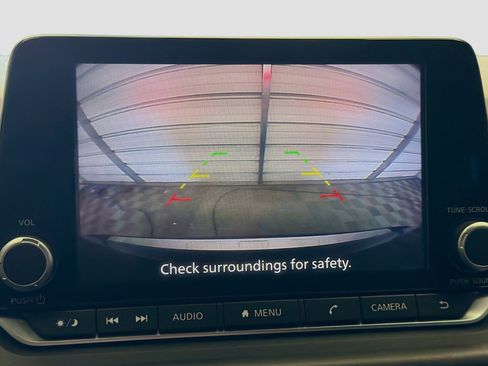 Used 2023 Nissan Rogue SV image 16