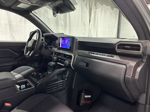 Used 2026 Toyota Tacoma TRD Off-Road AWD/4WD image 61