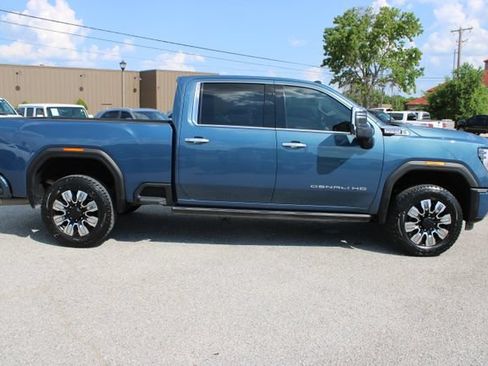 Used 2024 GMC Sierra 2500 Denali w/ Denali Reserve Package AWD/4WD image 4