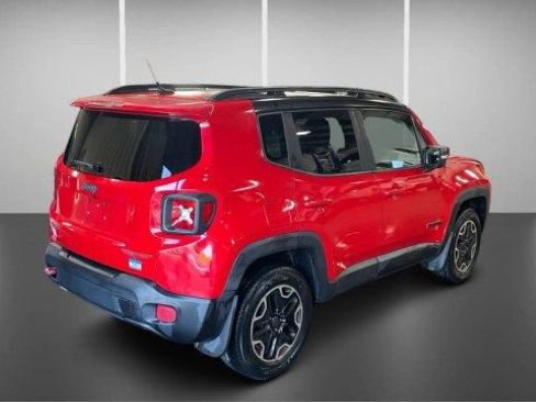 Used 2016 Jeep Renegade Trailhawk image 4