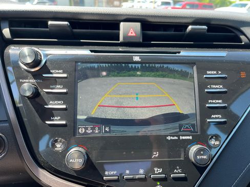 Used 2018 Toyota Camry XSE w/ Driver Assist Package FWD image 16