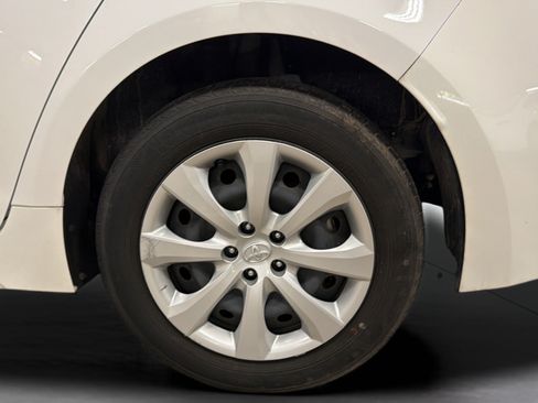Used 2024 Toyota Corolla LE AWD/4WD image 27