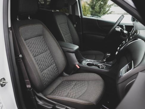 Used 2021 Chevrolet Equinox LT image 31