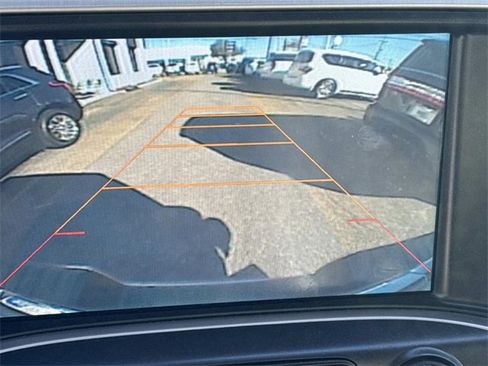 Used 2015 GMC Sierra 1500 SLT w/ SLT Crew Cab Value Package image 32