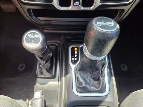 Used 2019 Jeep Wrangler Unlimited Sport S AWD/4WD image 25