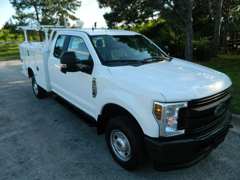 Used 2019 Ford F350 XL w/ Power Equipment Group AWD/4WD image 3