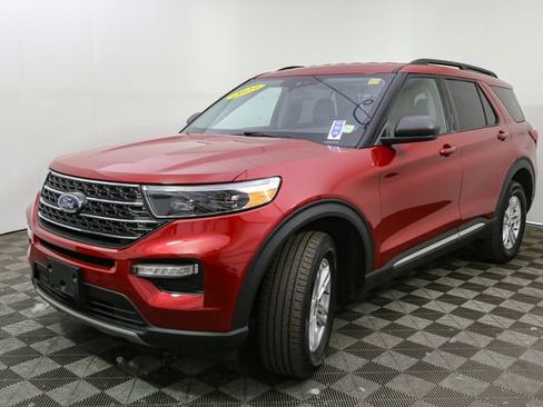 Used 2023 Ford Explorer XLT w/ Equipment Group 202A AWD/4WD image 5