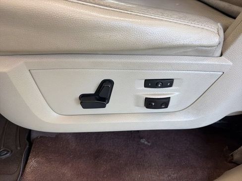 Used 2014 RAM 1500 Laramie w/ Convenience Group AWD/4WD image 19