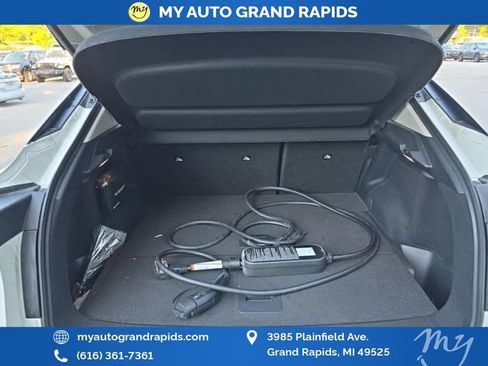 Used 2024 Nissan Ariya AWD image 8