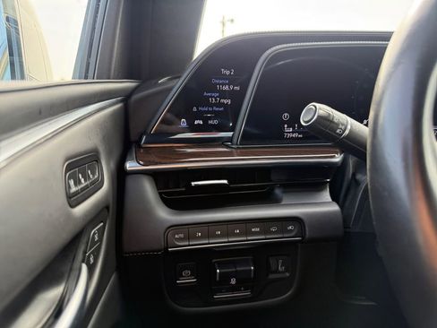 Used 2022 Cadillac Escalade ESV Sport Platinum w/ LPO, ONYX Package AWD/4WD image 22