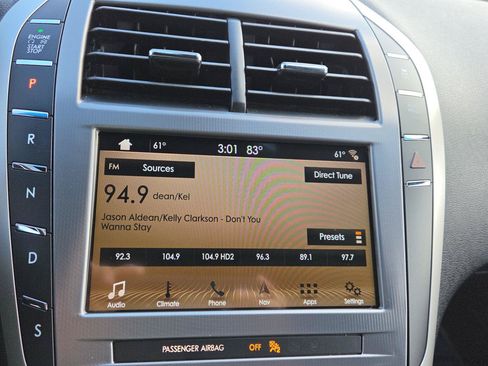 Used 2017 Lincoln MKZ Reserve w/ Luxury Package AWD/4WD image 27