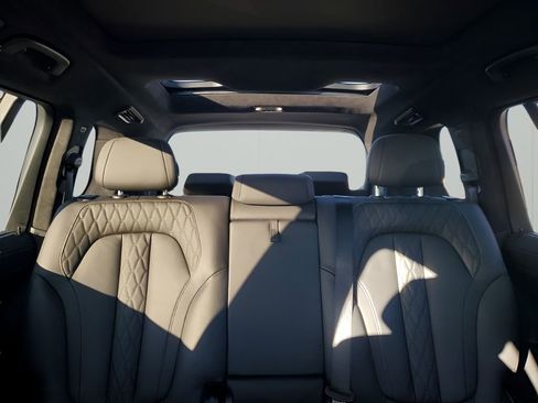 Used 2022 BMW X7 xDrive40i w/ M Sport Package image 42