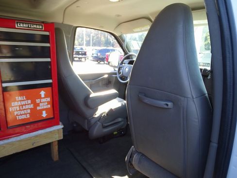 Used 2018 Chevrolet Express 3500 LT w/ LT Preferred Equipment Group image 13