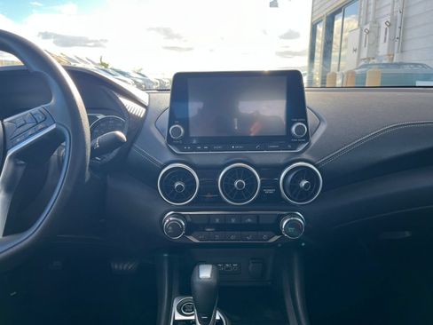 Used 2025 Nissan Sentra SV FWD image 17