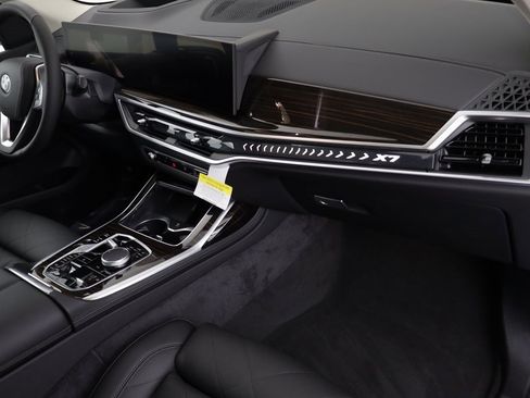New 2026 BMW X7 xDrive40i image 21