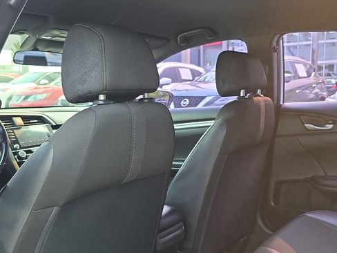 Used 2019 Honda Civic Sport image 16
