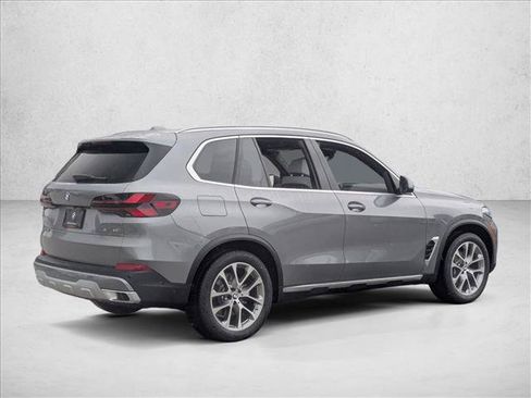New 2026 BMW X5 xDrive40i w/ Climate Comfort Package AWD/4WD image 2