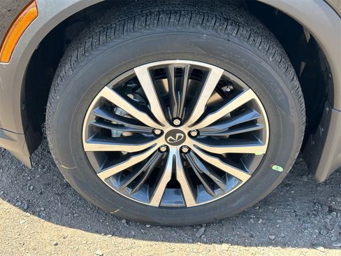 New 2025 INFINITI QX60 Sensory w/ Vision Package image 10