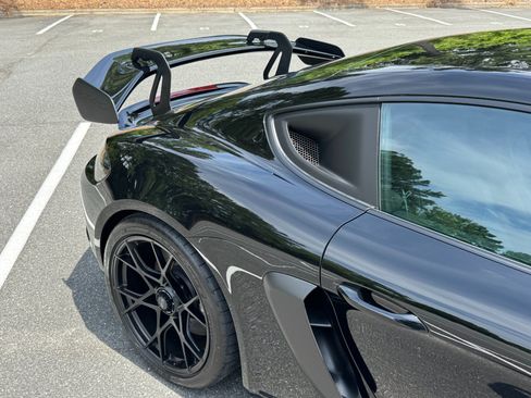 Used 2025 Porsche 718 Cayman GT4 RS RWD image 24