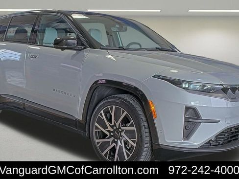 Used 2025 Jeep Wagoneer S Limited image 10