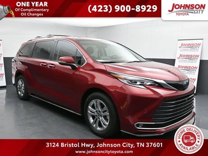 Used 2023 Toyota Sienna Platinum