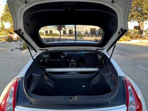 Used 2010 Nissan 370Z Touring w/ Sport Pkg image 29