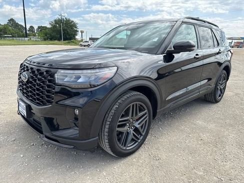 Used 2025 Ford Explorer ST-Line w/ ST-Line Street Pack AWD/4WD image 1