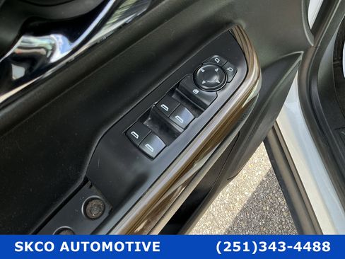 Used 2019 GMC Acadia SLE image 21