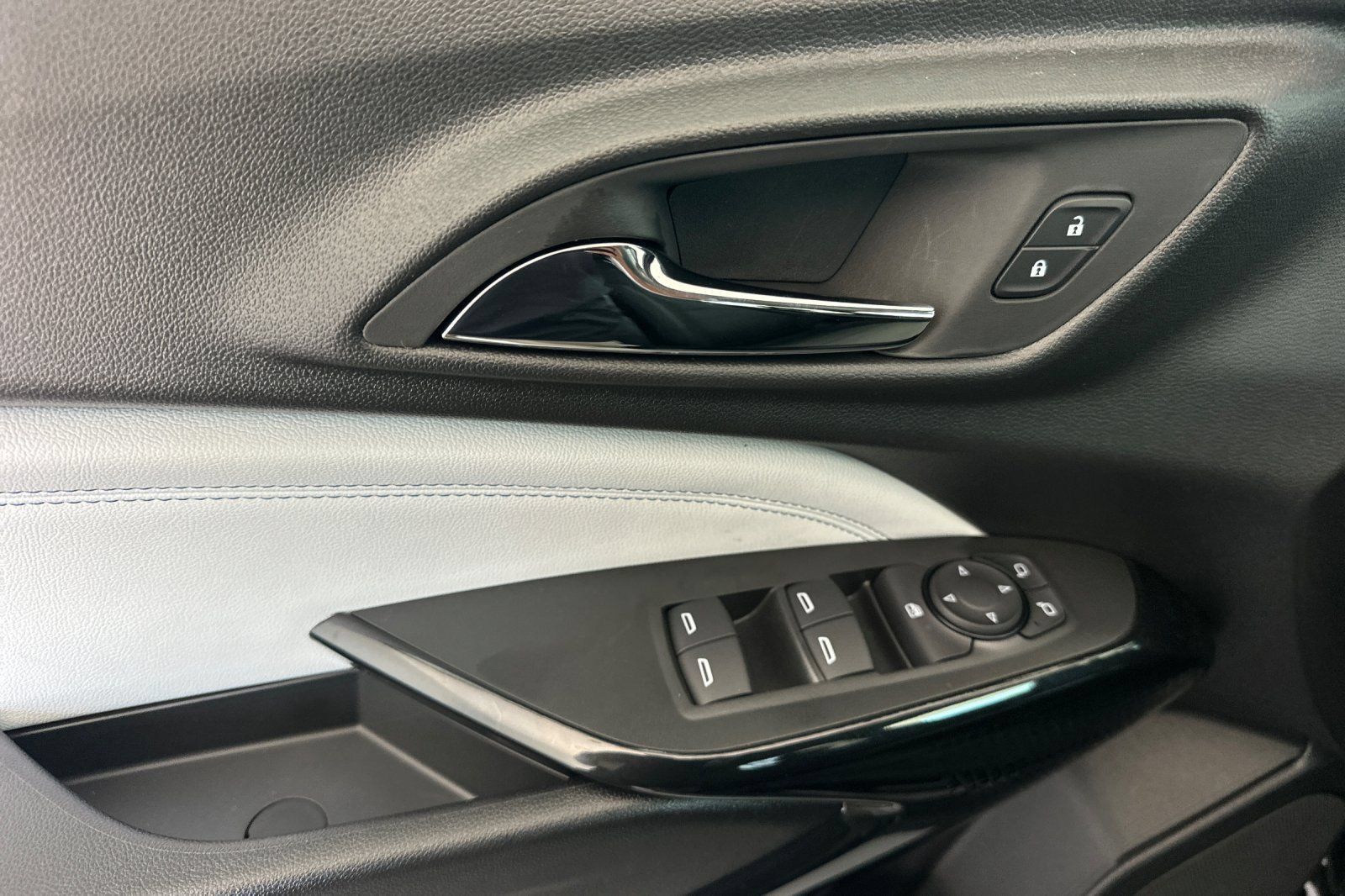 New 2026 Chevrolet Trax LT FWD image 11